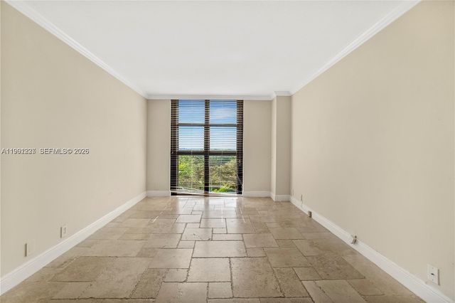 1000 Quayside Ter 706, Miami, FL 33138