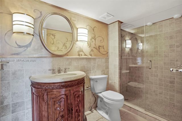 1000 Quayside Ter 706, Miami, FL 33138