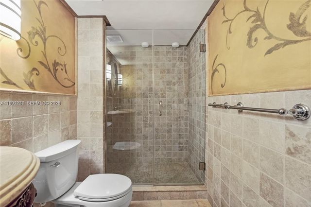 1000 Quayside Ter 706, Miami, FL 33138