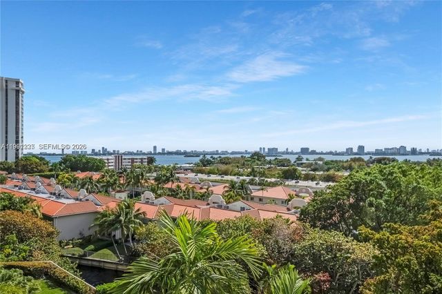 1000 Quayside Ter 706, Miami, FL 33138