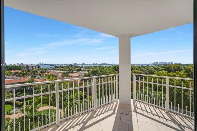 1000 Quayside Ter 706, Miami, FL 33138