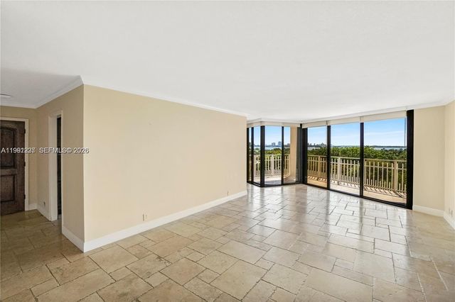 1000 Quayside Ter 706, Miami, FL 33138