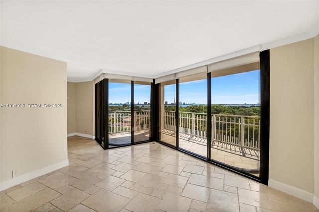 1000 Quayside Ter 706, Miami, FL 33138