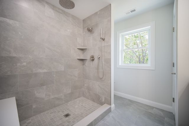 11 Strongwater Dr, Salem, MA 01970