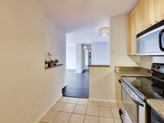 655 W Irving Park Road 5411, Chicago, IL 60613