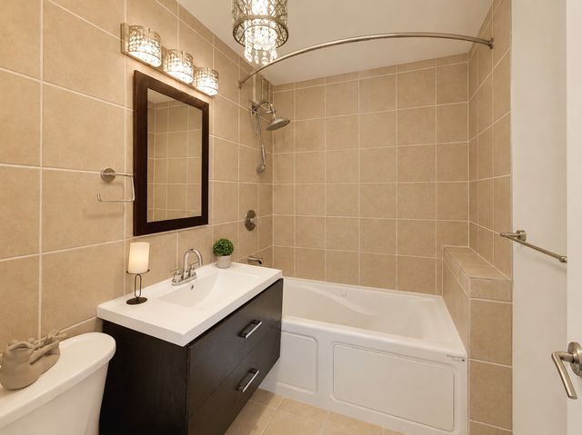655 W Irving Park Road 5411, Chicago, IL 60613