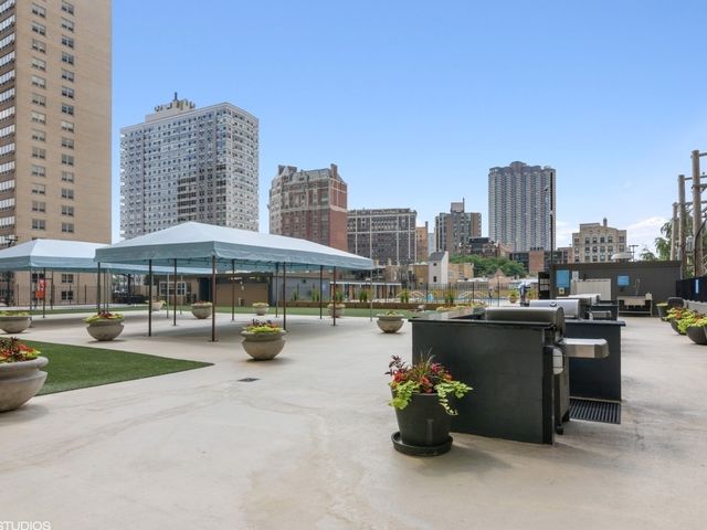 655 W Irving Park Road 5411, Chicago, IL 60613