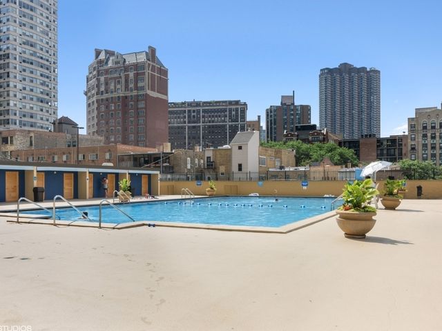 655 W Irving Park Road 5411, Chicago, IL 60613