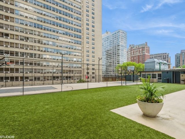 655 W Irving Park Road 5411, Chicago, IL 60613