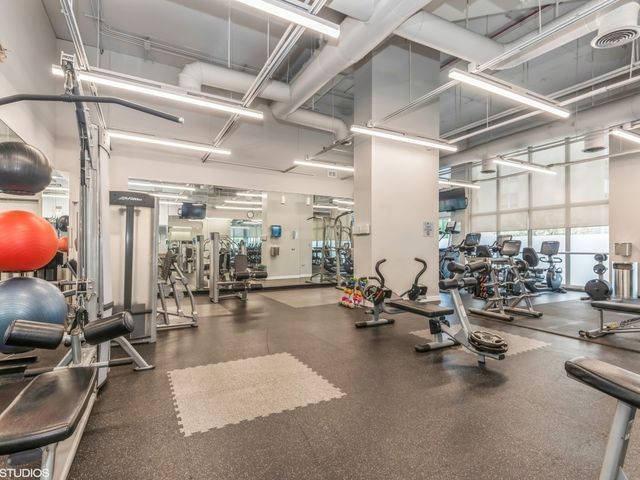 655 W Irving Park Road 5411, Chicago, IL 60613