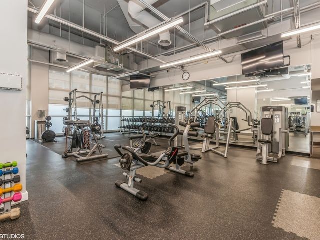 655 W Irving Park Road 5411, Chicago, IL 60613