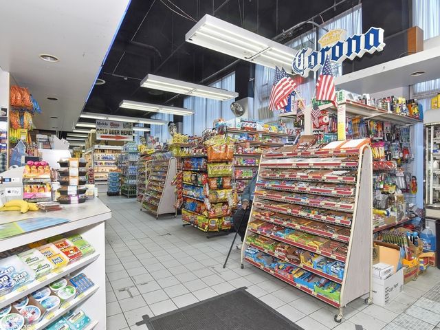 655 W Irving Park Road 5411, Chicago, IL 60613