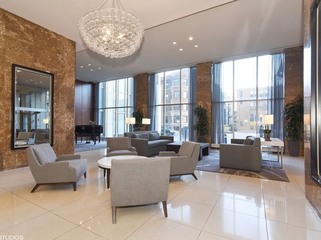 655 W Irving Park Road 5411, Chicago, IL 60613