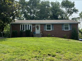 161 W Regent Dr, Clarksville, TN 37043