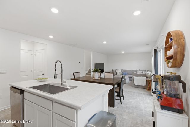 1523 Robin Rd, Shelbyville, KY 40065