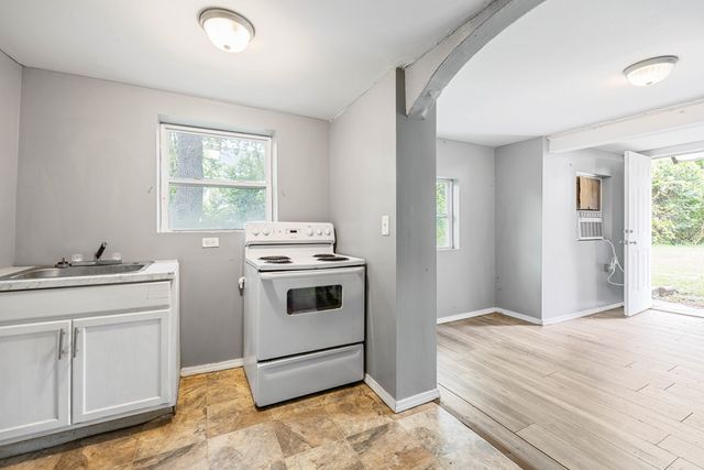 2113 Summerville Road, Phenix City, AL 36867