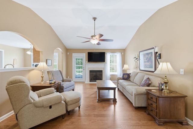 218 Shady Dr, Columbia, TN 38401