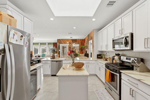 1511 Maple Ridge Drive, Missouri City, TX 77459