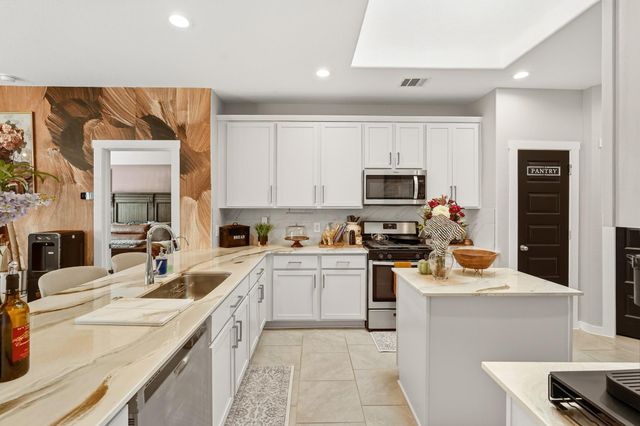 1511 Maple Ridge Drive, Missouri City, TX 77459