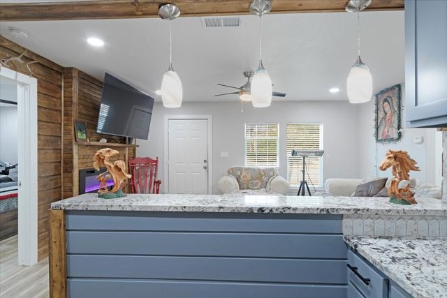 112 N Masters Drive, Dallas, TX 75217