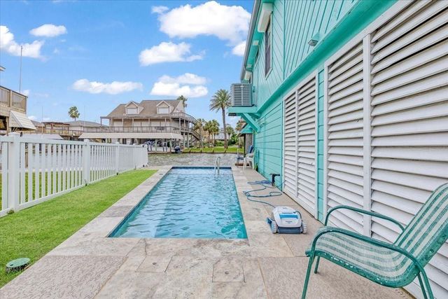 1222 Oahu Drive, Galveston, TX 77554
