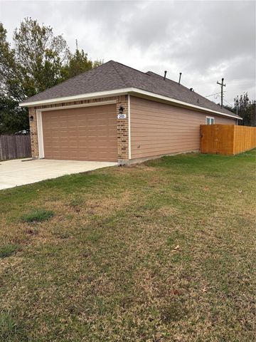 205 Mcelroy Avenue, Wharton, TX 77488
