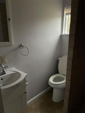 205 Mcelroy Avenue, Wharton, TX 77488