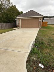 205 Mcelroy Avenue, Wharton, TX 77488