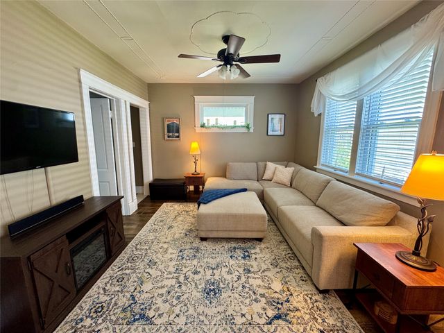 933 BROWN Avenue, Erie, PA 16502