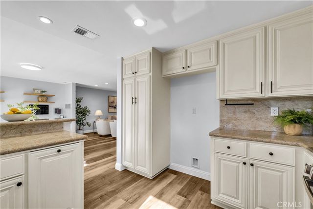 5213 Piccadilly Circle, Westminster, CA 92683