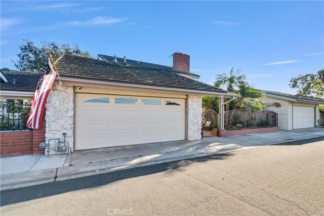 5213 Piccadilly Circle, Westminster, CA 92683