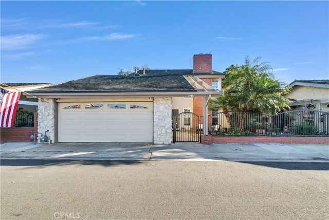 5213 Piccadilly Circle, Westminster, CA 92683