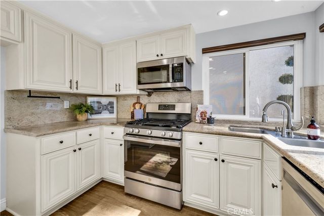 5213 Piccadilly Circle, Westminster, CA 92683