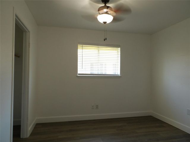 4705 37th Street, Dickinson, TX 77539