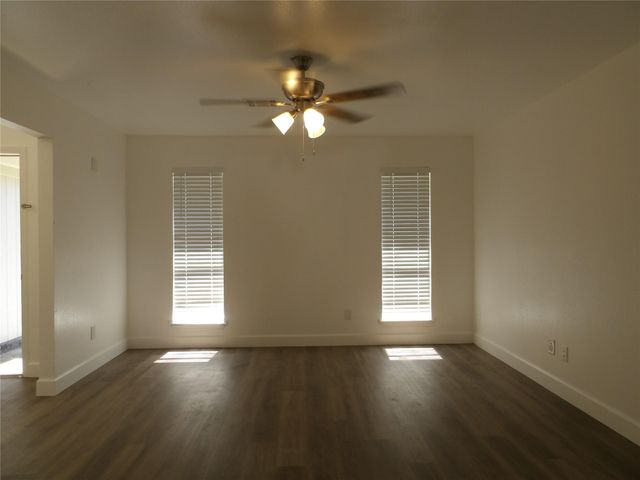 4705 37th Street, Dickinson, TX 77539