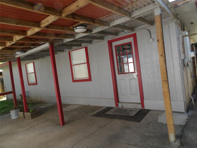 4705 37th Street, Dickinson, TX 77539