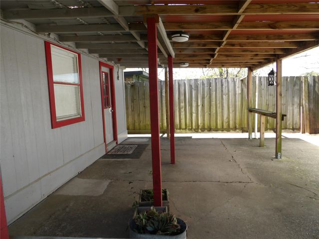 4705 37th Street, Dickinson, TX 77539