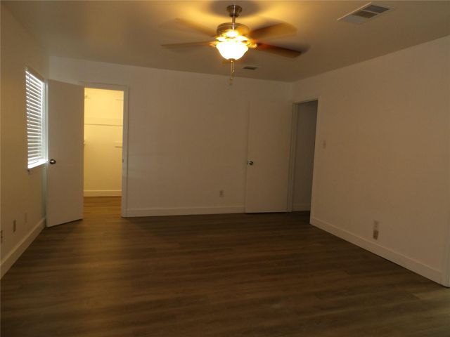 4705 37th Street, Dickinson, TX 77539