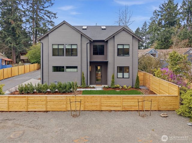 10733 17th Avenue NE, Seattle, WA 98125