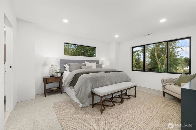 10733 17th Avenue NE, Seattle, WA 98125