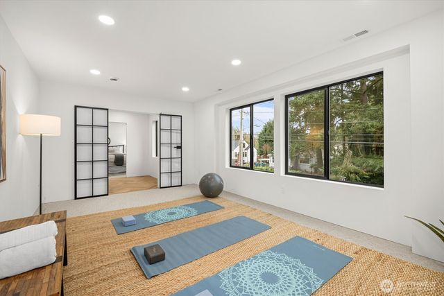 10733 17th Avenue NE, Seattle, WA 98125