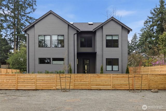10733 17th Avenue NE, Seattle, WA 98125