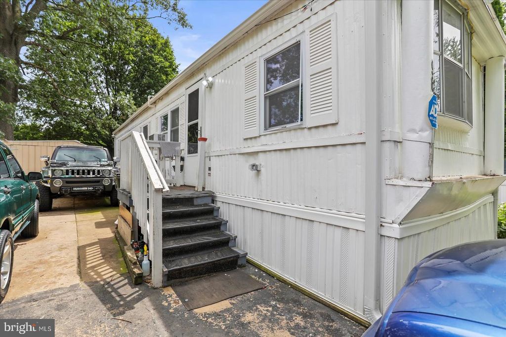 2723 QUEEN STREET S #96, York, PA 17403