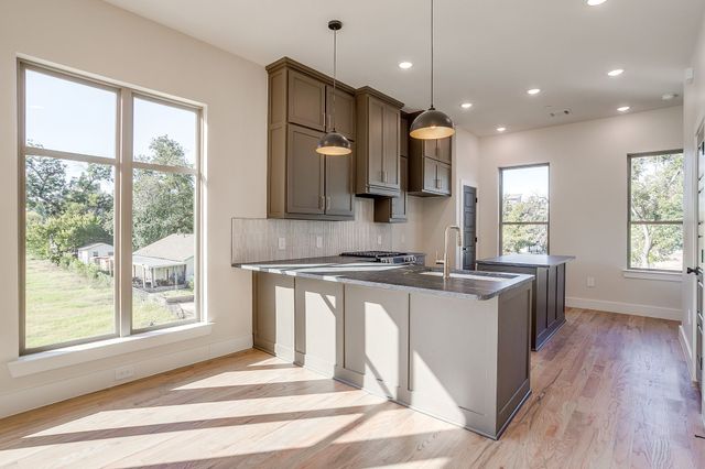 2820 Weisenberger Street 110, Fort Worth, TX 76107