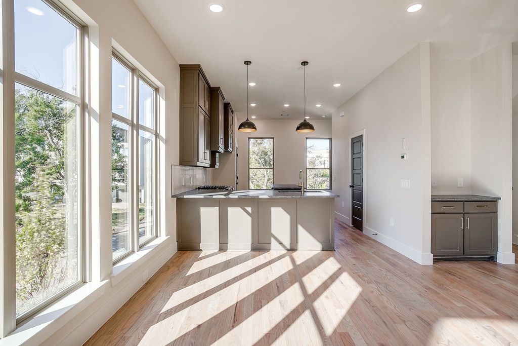 2820 Weisenberger Street 110, Fort Worth, TX 76107