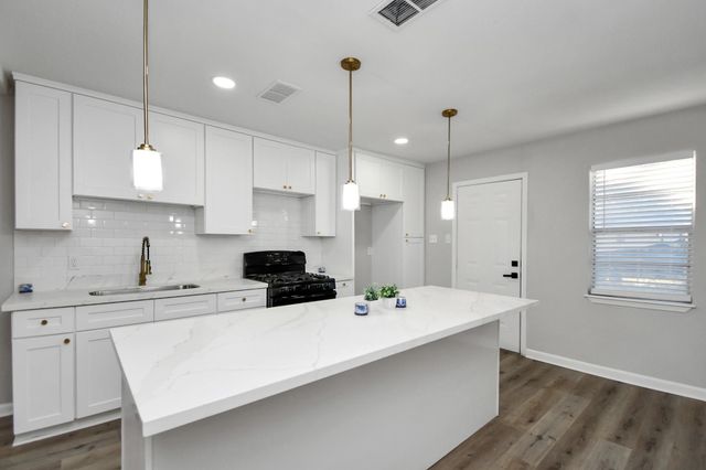 428 De Haven Street, Houston, TX 77029