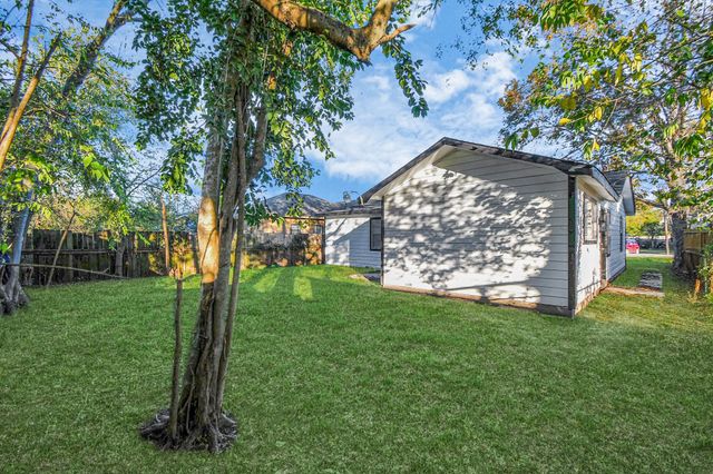 428 De Haven Street, Houston, TX 77029