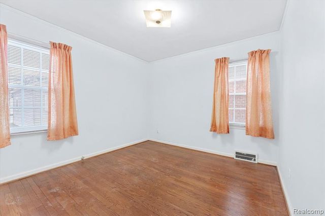 909 N Highland Street, Dearborn, MI 48128