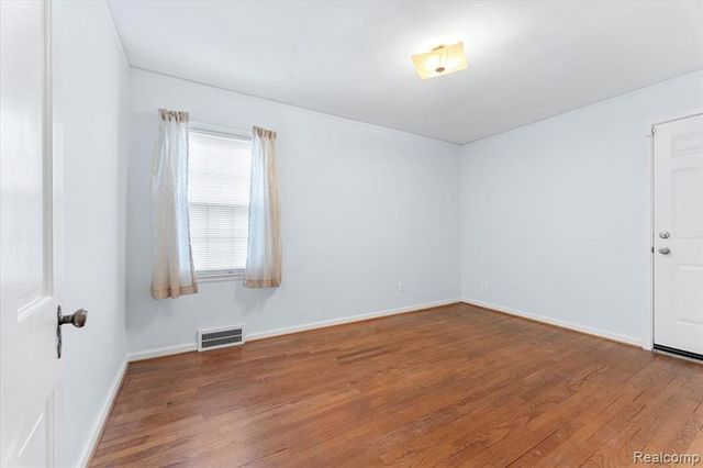 909 N Highland Street, Dearborn, MI 48128