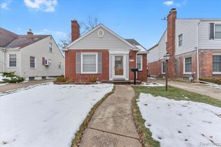 909 N Highland Street, Dearborn, MI 48128